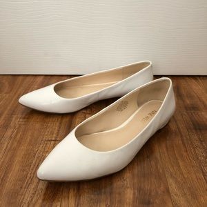 Classic pointy flats